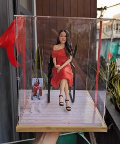 con tặng quà cho mẹ